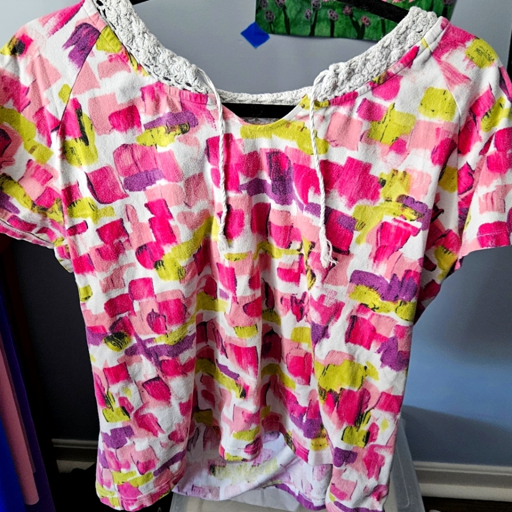 Cute multi color blouse/shirt.